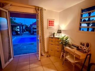 Kaz MontVert, hauteurs de St Pierre vue océan, accès exclusif piscine, spa, jardin tropical, cuisine extérieure toute équipée - Saint-Pierre - 6