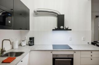 Cozy 4-Bedroom & 3-Bathroom Stay for Groups - 1