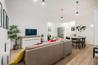 Cozy 4-Bedroom & 3-Bathroom Stay for Groups - 2