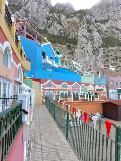 On the Beach! Stunning 1 bedroom property! - 9