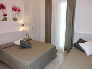 Luminous flat with attic with pool - 8