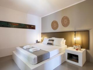 The Mykonist Merchia Beach Villas & Suites - 2