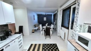 Renovated 2 bedroom aparment - 2