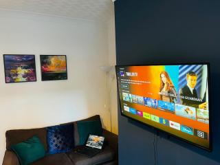 Comfortable 2 bed house in Widnes - sleeps 6 - 4