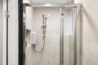 Convenient Studio and Parking Easy Access Cntr London - 2