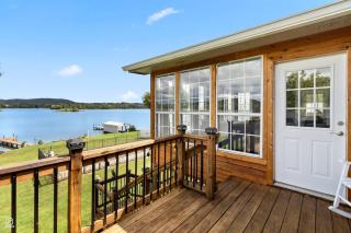 All Seasons Resort with Lake Access - 1