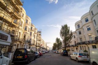 Seaside stay in historic central Hove - 9