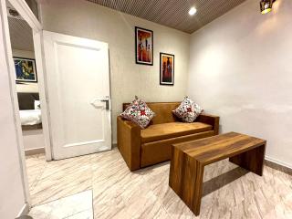 Naini Lake View The- Gwen -Stays Mall Road - Lake View Rooms Types- Prime Location - Best Luxuary Hotel In Nainital - 6