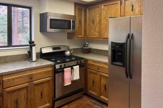 Pine Hill Hideaway - 2