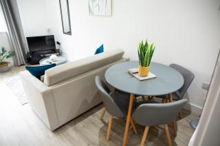 Bridge House Apartment - Free Parking & Wi-Fi - 1