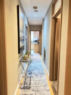 Beautiful Family Three Bedroom Apartment In Paddington - 2