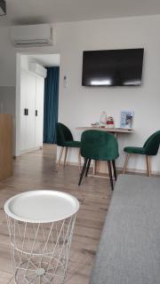 Ahoy Relax Apartmany Nesvady - 9