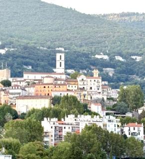 Cozy renovated flat with city view - 7