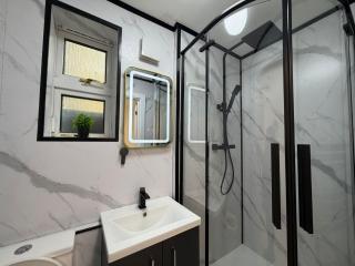 City Center Cardiff Apartment - 2 Bedrooms - 2