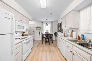 Near Ark Private Parking Patio 2 bed 1&half Bath - 8