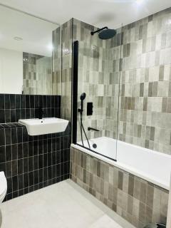 Spacious & Modern 2BED Apartment in Birmingham - 6