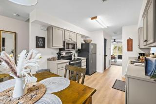 Entire Duplex Close to ark with Private Parking - 9