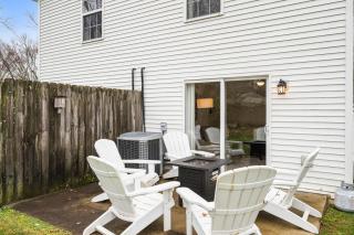 Entire Duplex Close to ark with Private Parking - 8