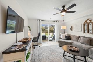 Entire Duplex Close to ark with Private Parking - 3