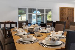 Spacious Palm Oasis - 1