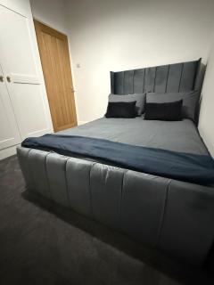 Stylish 2-Bed Flat - 15-Min Walk to London Bridge - 5