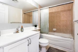 High-Rise Skyline Suite Sleeps 5 Steps to SQ1 - 2