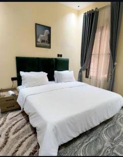 Deroche Apartment - 2