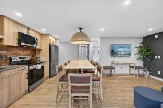 Downtown Revelstoke Retreat by Canadian Rockies Vacation Rentals - 1