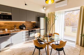 Alice's Home Away From Home - 2