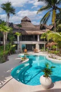 9BR Mantaray Hotel Soliman Bay Beachfront villa - 9