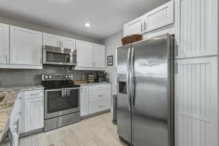 Longboat Harbour Towers #102 - 3