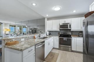 Longboat Harbour Towers #102 - 2