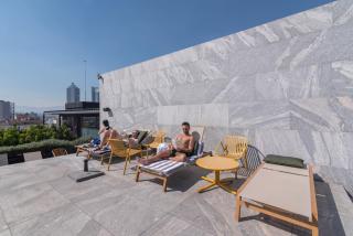 Loft -Skyline view- Rooftop pool, gym, bbq & more - 5