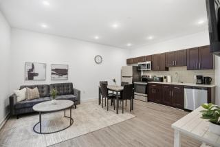 Cozy and bright 1BR located in Fairmount Square - 8