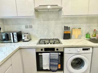 Zone 1-2 Central London Serviced Home for Extended Stays - 8