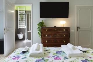 Vivi Lucca con "Madame Fannj" - Camera Verde - 1