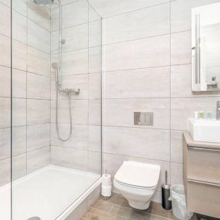 Luxury 2 Bed Penthouse - City Centre - Bedroom TV - Secured Parking & Private Terrace 17CH - 1