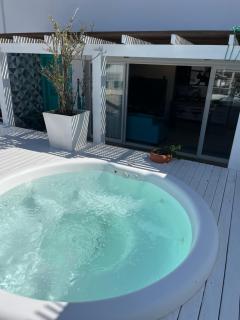Cobertura 3Q com Jacuzzi, Vista Top, 300m da Praia do Novo Campeche - 9