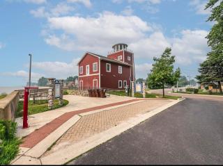 Beach Goers Paradise - 5