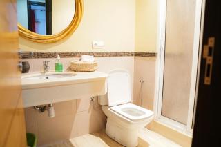 Appartement Confortable avec Salon et Cuisine Américaine Emplacement Idéal près du McDo et de la Plage - 3