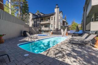 Luxury 3BR 3BA Condo Steps from Canyon Lodge Lift - 8