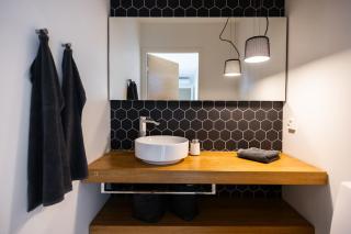 Arctic Riverside House - Modern & Scenic Views - 8