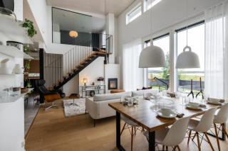 Arctic Riverside House - Modern & Scenic Views - 5