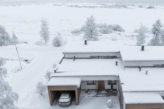 Arctic Riverside House - Modern & Scenic Views - 7