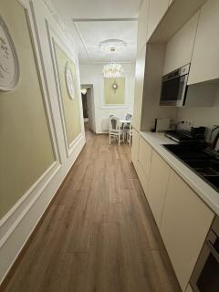 59 Bleu H City Center Apart with FreeParking, AC, and an extra large comfy bed - 8