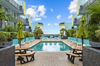 Monterey Bay Suites Resort Unit 523 with Direct Oceanfront Balcony - 8