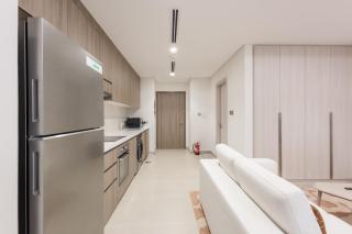 Yas Island Studio Walk to Formula One and Ferrari World - 4