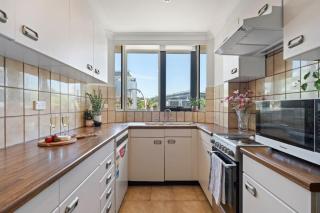 Vibrant Bayside Apartment in Rushcutters Bay - 3