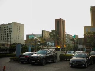 Panoramic City Views -15th Floor Studio Apartment - 4