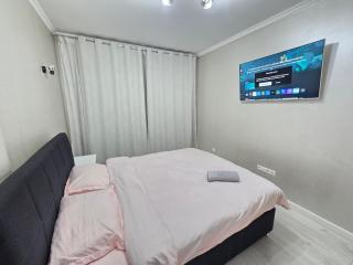 Ultracentral 2-Bedrooms Avraam Iancu - 0